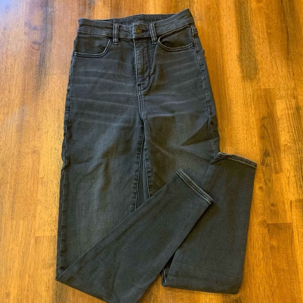 American Eagle jeans size 00 black curvy super high rise jeggings next level